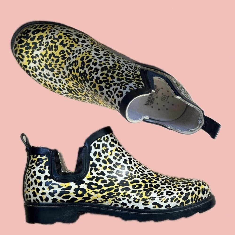 Volks Walker Bold yellow and black leopard print short rain boots